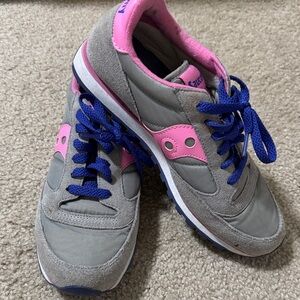 Vintage Saucony Jazz low pro Women's Gray and Pink Sneakers with Blue Laces